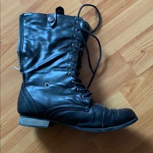 Leather Boots Size 8 Black Multicolored